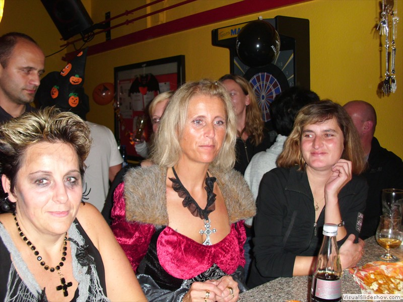 2010_1101Halloween20100064