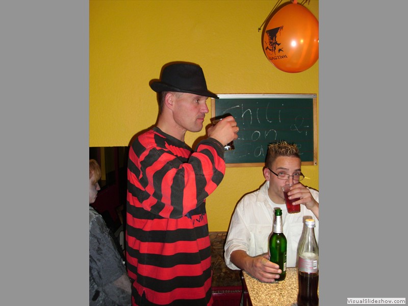 2010_1101Halloween20100066